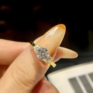फैशन मोइसानाइट ट्रिपल ड्रिल 1ct सगाई की अंगूठी GRA VVS 18K सोना 925 स्टर्लिंग सिल्वर प्लेटेड महिलाओं के थोक आभूषण