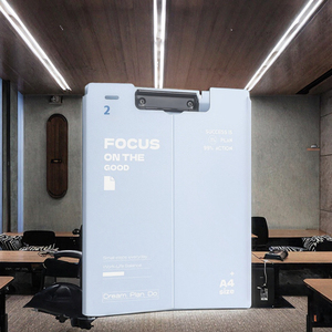 Archivo creativo de caja de clip de tablero de PP de tamaño A4 para organizar documentos y presentaciones con un práctico bloc de escritura - Product Image 3