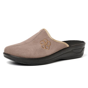 Özel yeni sonbahar kış kalınlaşmış sıcak keçe peluş terlik kadınlar için toptan kapalı ev yumuşak keçe peluş terlik - Product Image 5