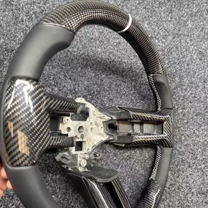 Volante de fibra de carbono de alta calidad para <span class=keywords><strong>Ford</strong></span> <span class=keywords><strong>Mustang</strong></span> <span class=keywords><strong>2010</strong></span> 2011 2012 2013 2014 volante de coche accesorios de coche personalizados - Product Image 2