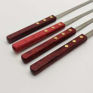 Grandes brochettes plates de barbecue portatif d'accessoires larges extérieurs de BBQ d'acier inoxydable avec la poignée en bois - Product Image 6