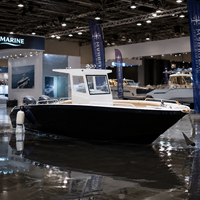 Vente directe d'usine, bateau de pêche en aluminium de qualité supérieure, bateau à console centrale, coque en aluminium 5083, bateau de pêche en haute mer à deux moteurs