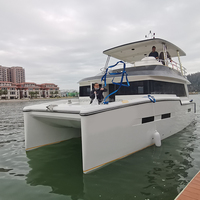 Catamarán a Motor de Lujo de 12m Personalizado, Flybridge, Dos Motores Fuera de Borda de 150HP, 12 Personas, Ventanas Panorámicas, Alquiler Familiar