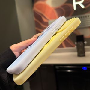 Custodia per <span class=keywords><strong>iPhone</strong></span> 17 in <span class=keywords><strong>silicone</strong></span> anti-caduta con ricarica wireless magnetica, anello di supporto e colori multipli opzionali - Product Image 5