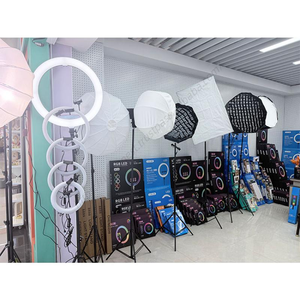 Micrófono Lavalier Inalámbrico 3 en 1 K15, Venta al por Mayor, para Transmisiones y Entrevistas, Compatible con Teléfonos Móviles y Cámaras - Product Image 5