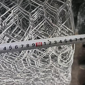 Filet hexagonal galvanisé à <span class=keywords><strong>triple</strong></span> <span class=keywords><strong>torsion</strong></span> pour cage à lapins, filet de clôture pour volailles en PVC enduit de plastique - Product Image 1