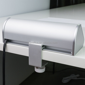 Sistema de salida de escritorio Uso comercial Extensión de alimentación de aleación de aluminio Enchufes fusionados individualmente Enchufe de mesa triangular 110 ~ 220V - Product Image 4