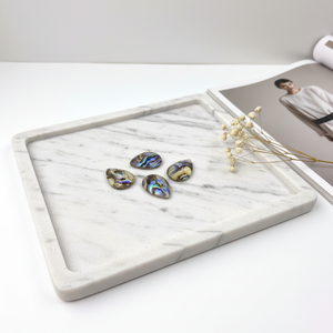 Concha de Abulón Natural en Forma de Pera con Excelente Calidad y Brillo, Ideal para la Elaboración de Joyería - Product Image 1