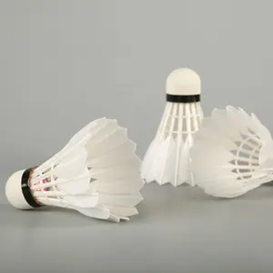 High flight degree and strong resistance to play goose feather badminton lingmei80