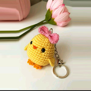 Llavero de pollito de ganchillo personalizado, hecho a mano, con diseño de pájaro pequeño, mini y lindo, de lana tejida - Product Image 4