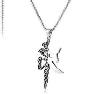 Yunnique – collier avec pendentif en forme de lettre en acier inoxydable pour hommes, design géométrique, bijoux cadeau - Product Image 1