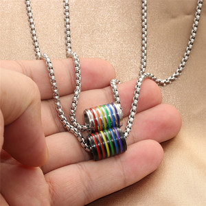 Yunnique Collier pendentif arc-en-ciel en acier inoxydable pour homme, bijoux de mode géométriques ronds, fabriqué à Dongguan 280654 - Product Image 3