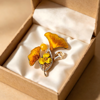 Bros Vintage Etnis Miao Tenun Tangan Motif Daun Ginkgo Emas Bunga Kuning Bertabur Rhinestone untuk Dipakai Sehari-hari