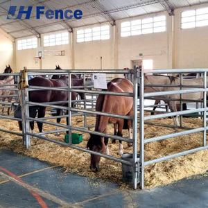 Panneau pour chevaux résistant à la rouille : Barrière solide et durable avec revêtement pour écuries et abris extérieurs nécessitant peu d'entretien - Product Image 1