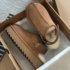 Bottes de neige antidérapantes tendance 2025, bottes de neige en laine de haute qualité pour hommes et femmes, chaussures de marche en plein air, chaussures de créateur de luxe - Product Image 3