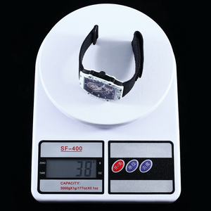 Modelo Personalizado de Alta Calidad, 38 Gramos de Peso, Diseño en Forma de Barril, Material de Fibra de Carbono Moderno para Hombre, Tipo Mecánico - Product Image 4
