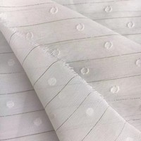 Mousseline de soie brodée blanche tissée à motif rayé avec tissu à pois argentés