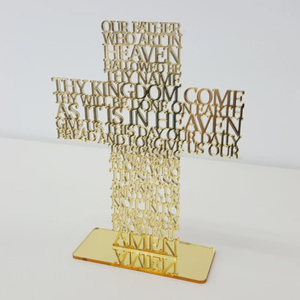 Croix en acrylique découpée au laser de 15 cm de haut avec texte gravé personnalisé. Nom de famille, baptême, baptême, annonce de naissance - Product Image 3