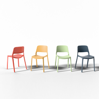 Chaise de salle à manger décontractée au design moderne, chaise en plastique pour la maison et l'hôtel, pour la cuisine, les écoles, les appartements, le jardin extérieur