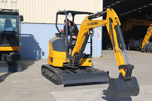 <span class=keywords><strong>Excavator</strong></span> Mini 9027FZTS 9027FE <span class=keywords><strong>Liugong</strong></span> 2.7 Ton, Boom Putar, Zero Tail, Mesin Yanmar, Pabrik China - Product Image 3