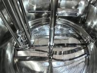 Cuve de mélange industrielle à double enveloppe de 500L, 1000L, 2000L avec émulsifiant, chauffage électrique et homogénéisateur
