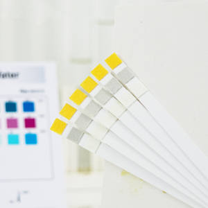 Bandelettes de test pour <span class=keywords><strong>chlore</strong></span> <span class=keywords><strong>libre</strong></span>, pH et alcalinité |   Kit de test de l'eau pour bain à remous |   Bandelettes de test de précision pour l'eau des piscines - Product Image 1