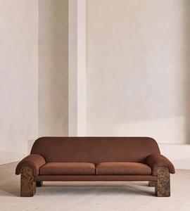 Sofá de 3 Plazas Tapizado en Tela Marrón Retro con Patas de Madera Burl Estilo Mid-Century Personalizado para Sala de Estar, Hogar, Proyecto Hotelero - Product Image 5