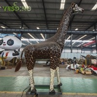 Corps en éponge souple en silicone girafe fabriqué à la main très réaliste pour les parcs sportifs et les centres commerciaux.