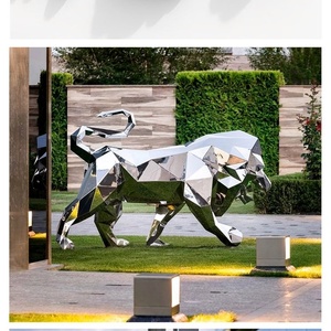 Escultura de León Geométrica Tallada en 3D de Acero Inoxidable, Moderna, para Exteriores, para Campuses Corporativos, Arte Público Personalizado - Product Image 1