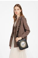 Rétro Broderie Double Face Vintage Petit Sac Carré Nouveau Style Portable Sac À Main Messenger Sac Avec Couvercle Fermeture Horloge Sac