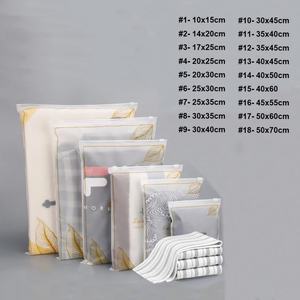 Bolsas de EVA Esmeriladas con Cierre de Gran Tamaño (35x45 cm) con Logotipo Personalizado, Embalaje Reciclable para Ropa y Cosméticos - Product Image 6