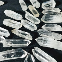 Cristal blanc naturel pierre brute colonne monocristallin longue bande gravier ornements gravure prisme hexagonal démagnétisation pierre