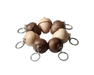 High Quality Pine Cones Decorative Wooden Keychain for Gift