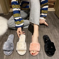 Pantoufles plates pour femmes à bout ouvert, brodées de fleurs, en peluche, à semelle souple antidérapante et respirante, pour la maison, vente en gros