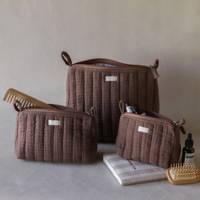 Großhandel: Personalisierte minimalistische Kosmetiktasche aus Musselin-Baumwolle mit doppelter Gaze, vertikal gesteppt, mit Reißverschluss, für Reisen und Aufbewahrung