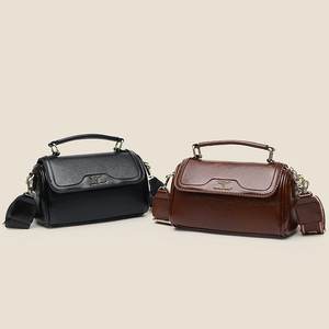 Gran oferta, bolso de piel de vaca para mujer 2025 2026, nuevo, venta al por mayor, bandolera de moda de cuero suave nicho, bolso de hombro de gran capacidad para mujer - Product Image 1