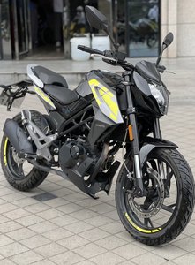 Motocicleta Usada NK150 de Gasolina de 4 Tiempos, Cinco Velocidades, 110 mph, Bajo Kilometraje, Bien Mantenida, CFMOTO NK15 - Product Image 2