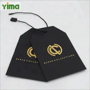 Benutzer definierte Hangtag Marke LOGO Kleidungs stück Swing Tag Kunststoff Pappe Kraft papier UV Golden Printing Hang Tags für Kleidung