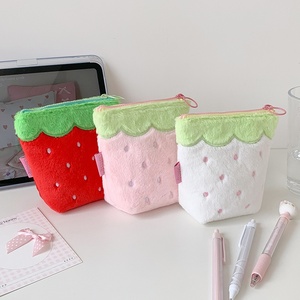 Kpop portemonnee studenten meisjes oordopjes etui schattig studenten cartoon aardbei schattig pluche portemonnee meisje opberg tas etui - Product Image 5