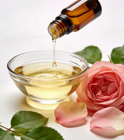 Minyak Esensial Bunga Gardenia Organik Premium Private Label berfungsi sebagai minyak pijat tubuh, ideal untuk perawatan harian wajah, tubuh, dan rambut.