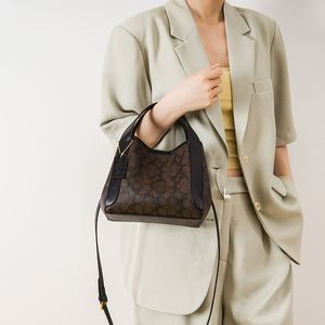 กระเป๋าถือลำลองสไตล์เรโทรสำหรับสุภาพสตรี ทำจากวัสดุ PU เหมาะสำหรับการพกพาได้หลากหลายรูปแบบ599 - Product Image 2