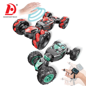 Huada phun tay cử chỉ cảm biến điều khiển từ xa Xoắn xe đồ chơi biến dạng đôi điều khiển <span class=keywords><strong>RC</strong></span> 360 lăn trôi diễn viên đóng thế xe đồ chơi - Product Image 1