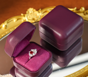 Logo personnalisé pour boîte à bagues et boîte d'emballage de bijoux en cuir PU violet haut de gamme - Product Image 2