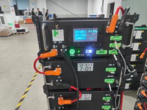 Paquete de batería 60kWh <span class=keywords><strong>300V</strong></span> <span class=keywords><strong>200AH</strong></span> LiFePO4, sistema de almacenamiento de energía solar de alto voltaje con BMS y controlador - Product Image 4