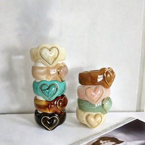 Pulseras Anchas de Resina Acrílica con Corazón Vintage, Bañadas en Oro, para Mujer, Joyería de Fiesta - Product Image 5