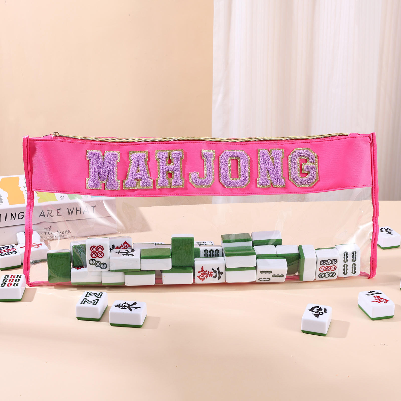 Main de mahjong rose rouge