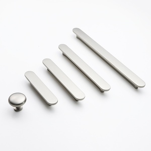 Modern fırçalanmış pirinç altın dolap kolları mat siyah mutfak dolap kapı çeker dolap kolları çinko alaşım mobilya donanım - Product Image 6