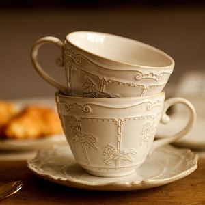 Exquisito Juego de Taza y Platillo de Cerámica con Diseño de Carrusel en Relieve, Estilo Europeo Vintage, con Asa Única, para Uso Personal o Comercial, Ideal para Regalo - Product Image 4