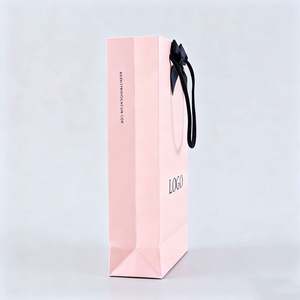 Sac en papier kraft de luxe personnalisé avec feuille d'or pour chaussures et lingerie, emballage pour marques de chaussures et de lingerie - Product Image 1