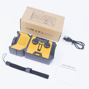 Radio d'urgence multifonctionnelle avec écran numérique, radio portable à manivelle et batterie externe, design Iron Man pour l'extérieur - Product Image 5